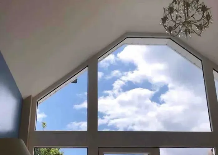 House אניסקרון